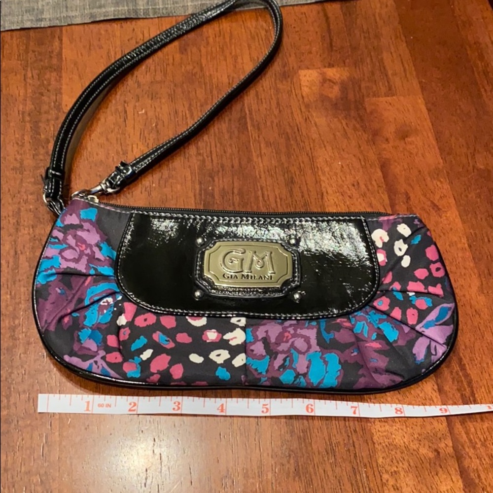 Gia Milani clutch